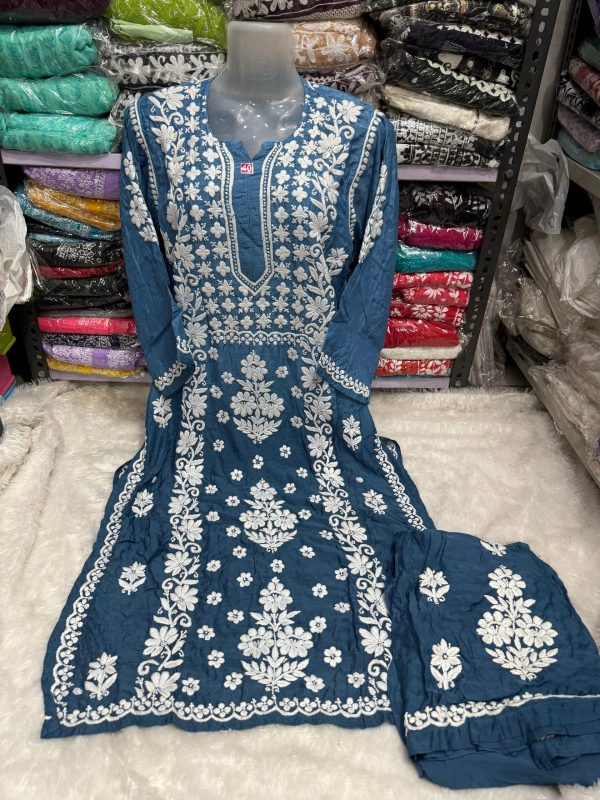 Muslin 3D chikankari palazzo set - Image 4